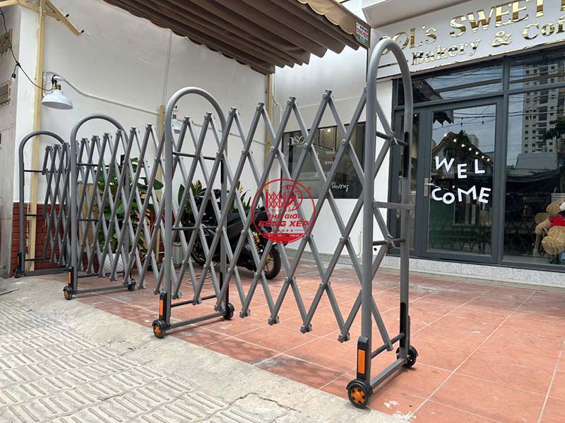 Cổng hộp mạ kẽm sơn dầu kéo tay tại Quận 2 Hồ Chí Minh
