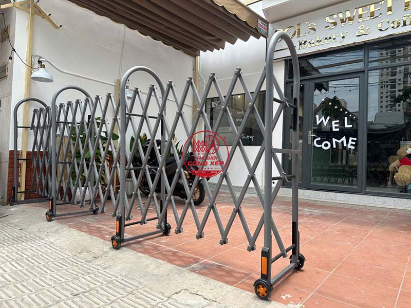Cổng hộp mạ kẽm sơn dầu kéo tay tại Quận 2 Hồ Chí Minh