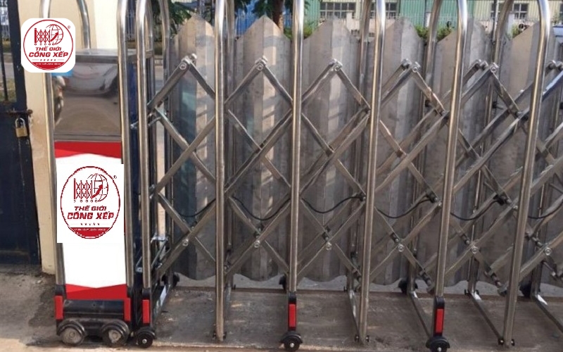 Báo giá cổng xếp inox 304, 201 nhiều mẫu mới hot