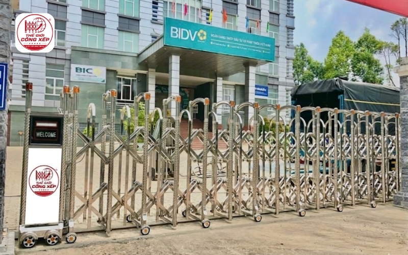 Báo giá cổng xếp inox 304, 201 nhiều mẫu mới hot