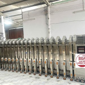 Cổng xếp inox V70 cao cấp với màn hình LED thông minh