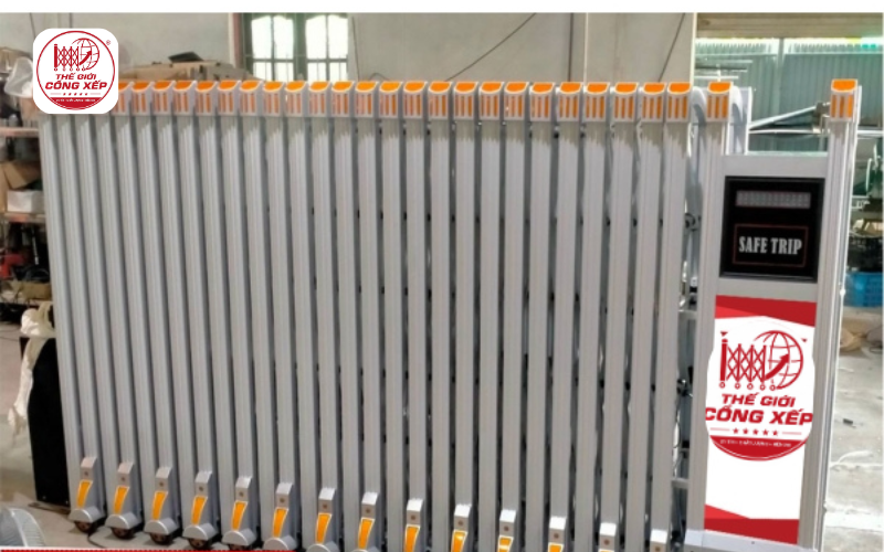 Cổng xếp trong nước giá tốt, thi công nhanh