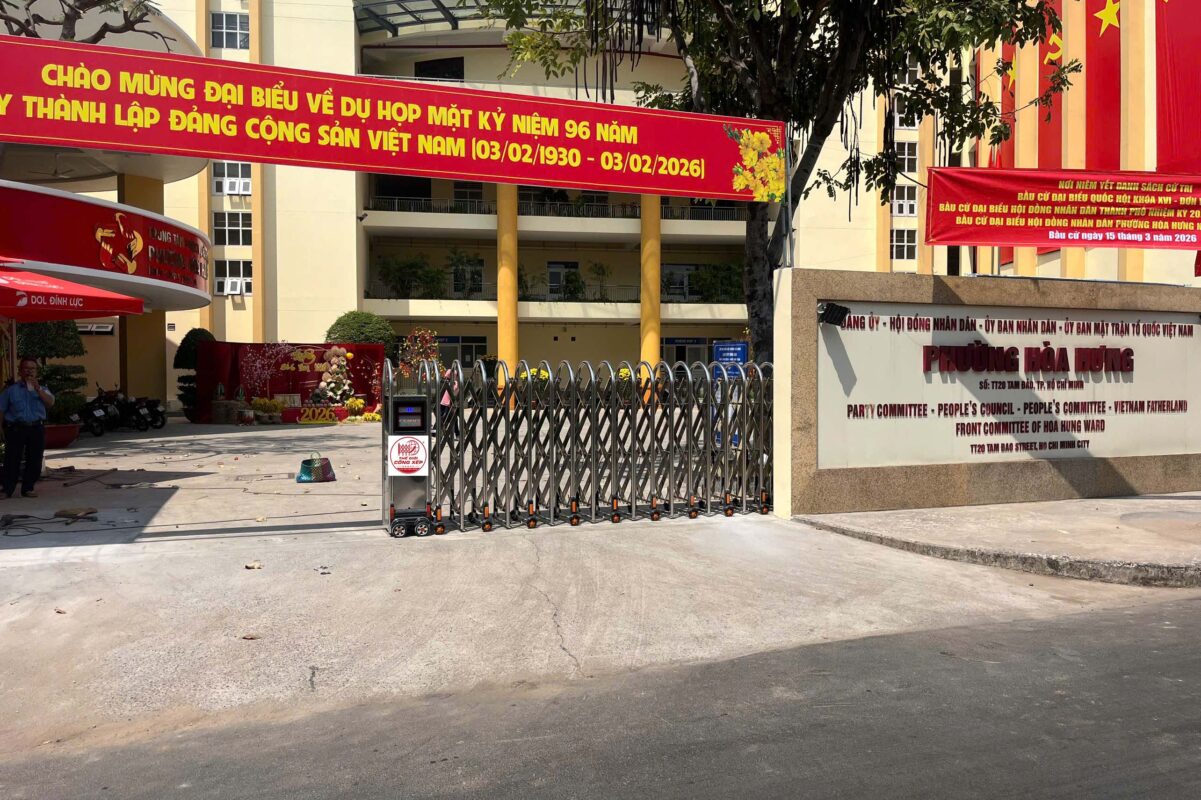Hoàn thiện lắp đặt cổng xếp tự động V02 tại phường Bảy Hiền, HCM