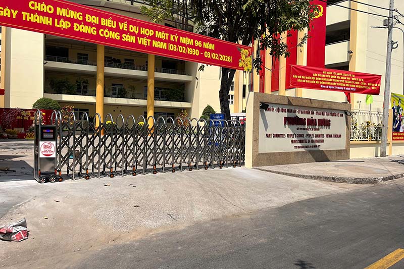 Hoàn thiện lắp đặt cổng xếp tự động V02 tại phường Bảy Hiền, HCM
