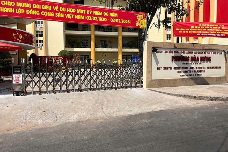 Hoàn thiện lắp đặt cổng xếp tự động V02 tại phường Bảy Hiền, HCM