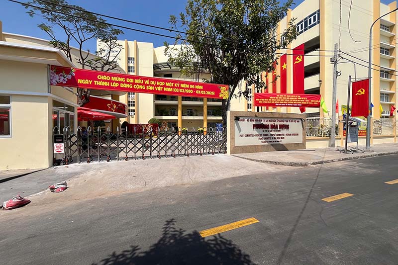 Hoàn thiện lắp đặt cổng xếp tự động V02 tại phường Bảy Hiền, HCM