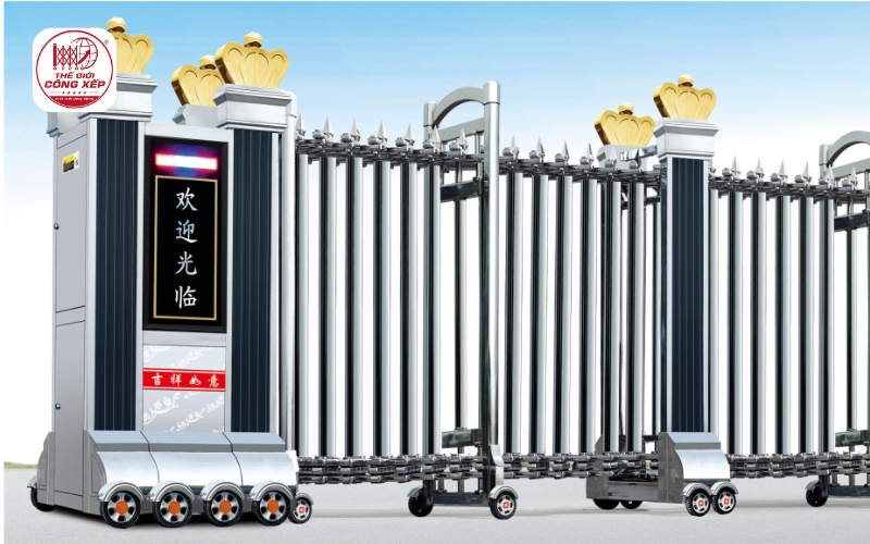 Nên mua cổng xếp trong nước hay nhập khẩu