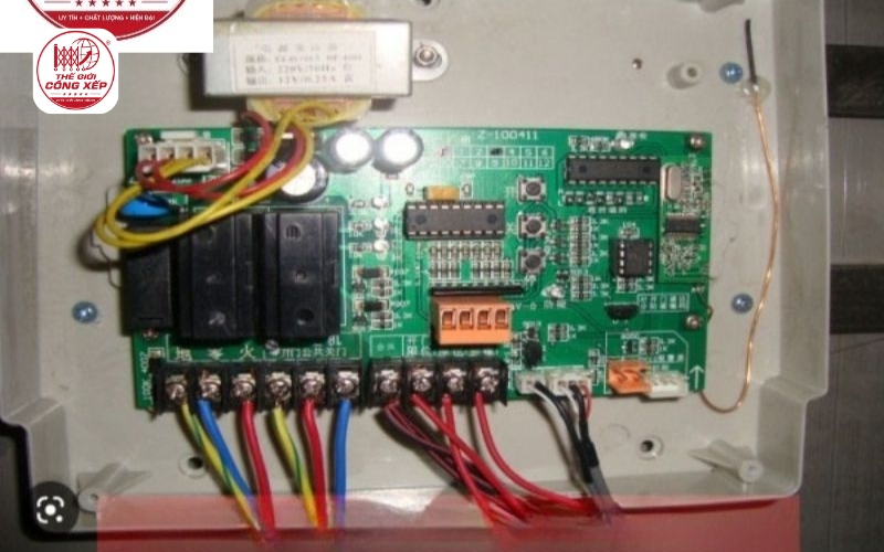 Bộ điều khiển cổng xếp