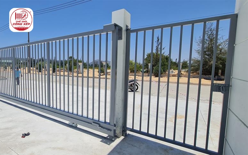 mẫu cổng lùa Inox đẹp và hiện đại
