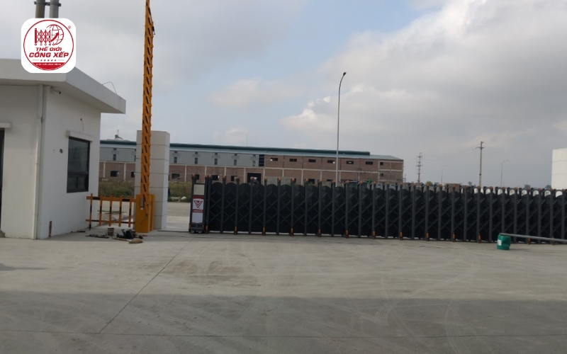 cổng xếp cho nhà máy