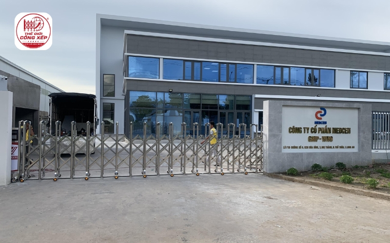 cổng xếp cho nhà máy
