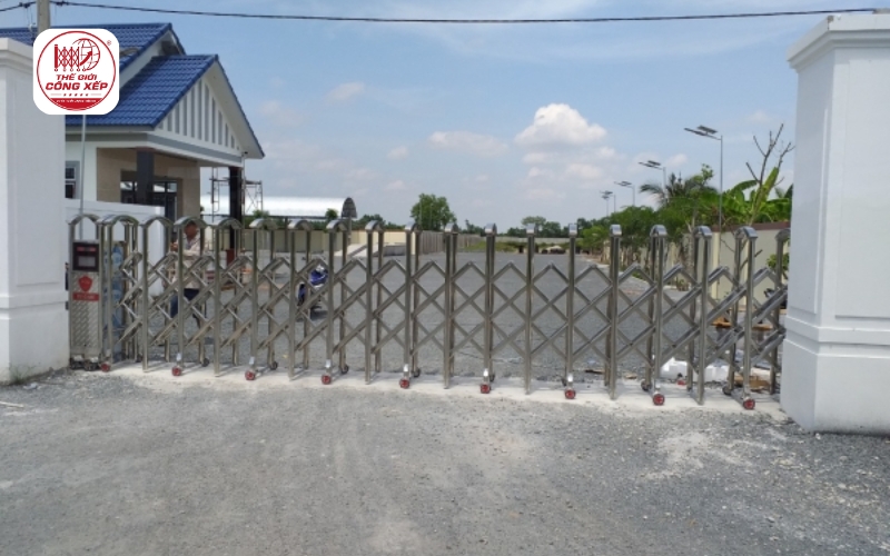 cổng xếp cho nhà máy