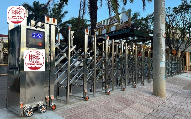 Cổng xếp điện điều khiển từ xa