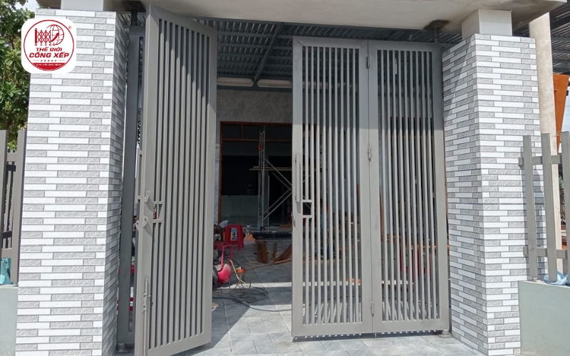 cửa cổng 4 cánh xếp trượt