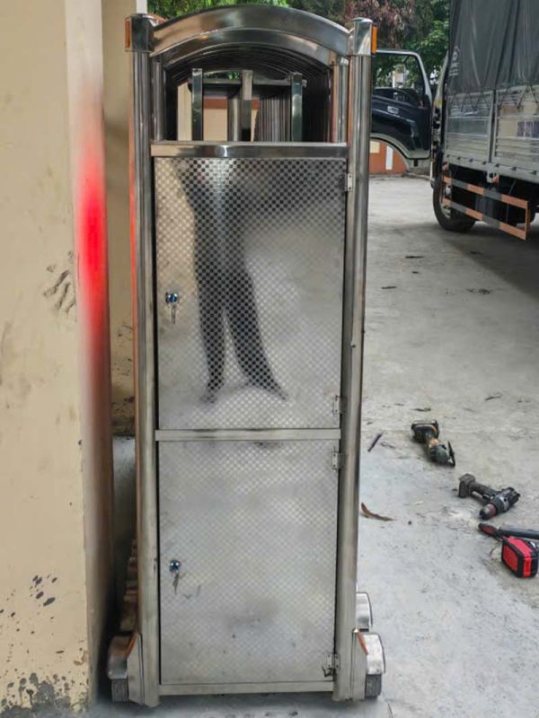 Lắp đặt cổng xếp tự động cảm ứng từ không đường ray V09C tại Tuyên Quang