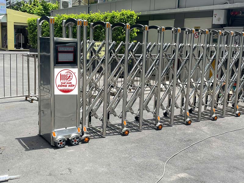 Lắp đặt cổng xếp tự động V09 tại Khánh Hòa