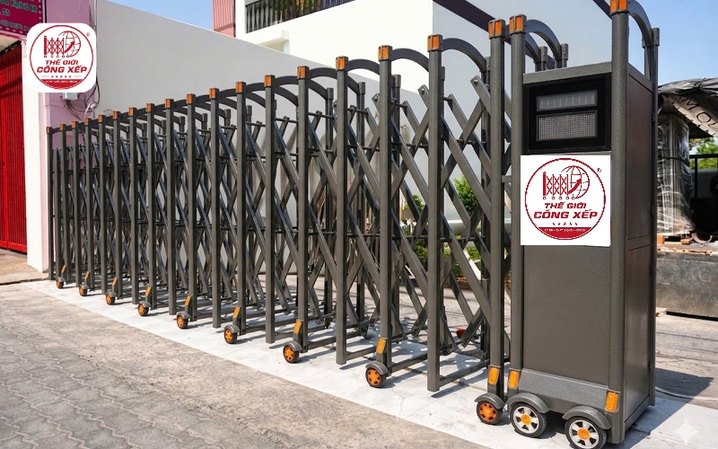 Cổng xếp inox 201