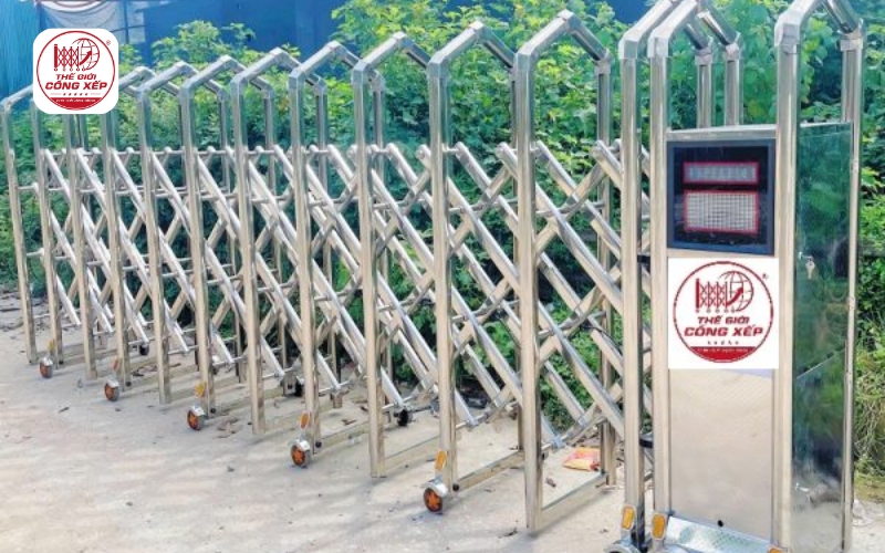 Cổng xếp inox 201