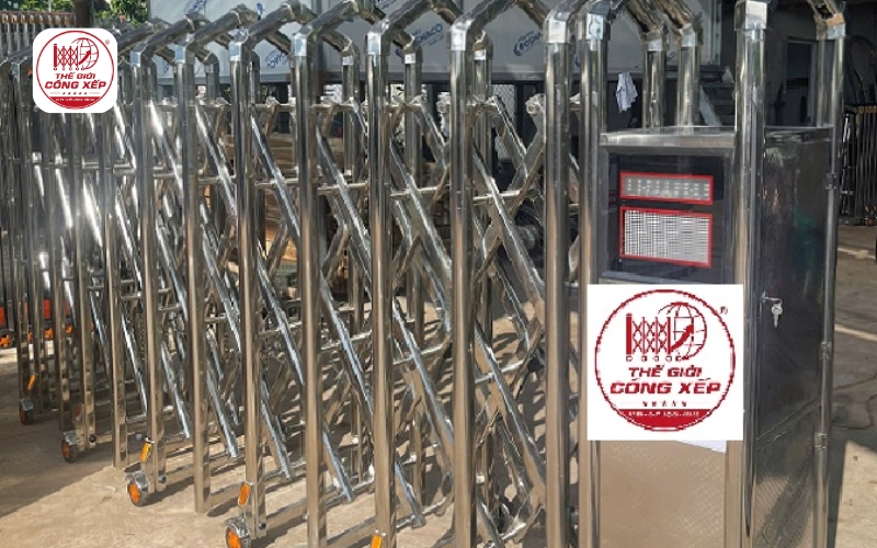 Cổng xếp inox 201