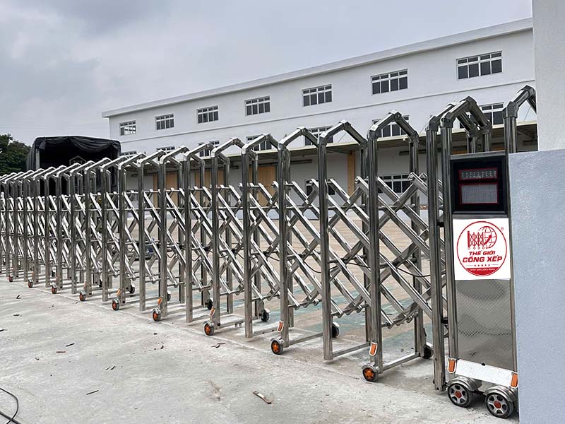 Dự án lắp đặt 4 bộ cổng xếp tự động không ray V08B tại KCN Quế Võ, Bắc Ninh