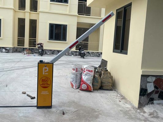 Dự án lắp đặt cổng xếp và barie cần tự động