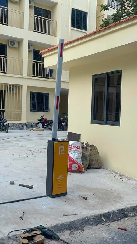 Dự án lắp đặt cổng xếp và barie cần tự động