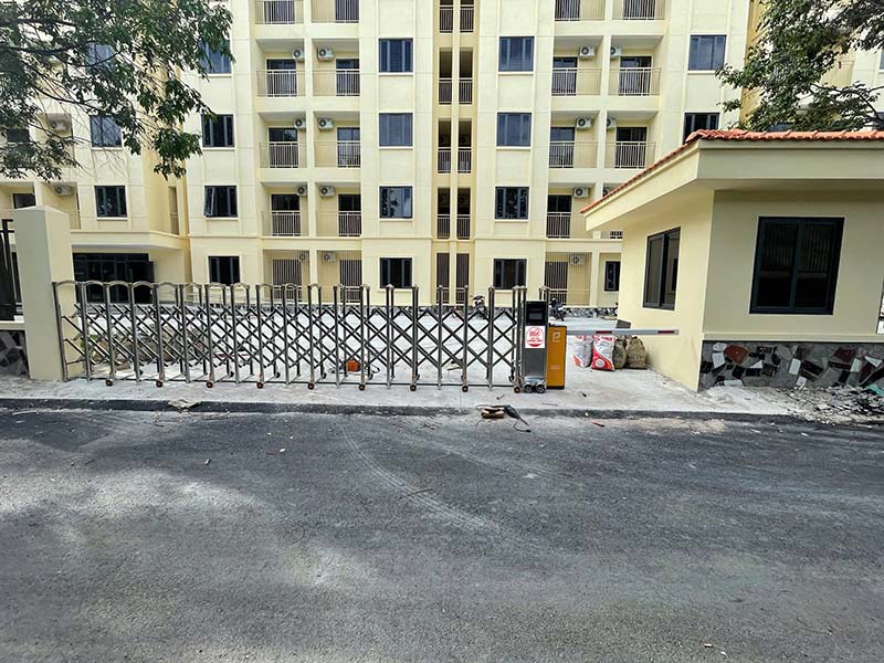 Dự án lắp đặt cổng xếp và barie cần tự động