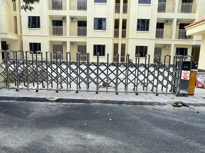 Dự án lắp đặt cổng xếp và barie cần tự động