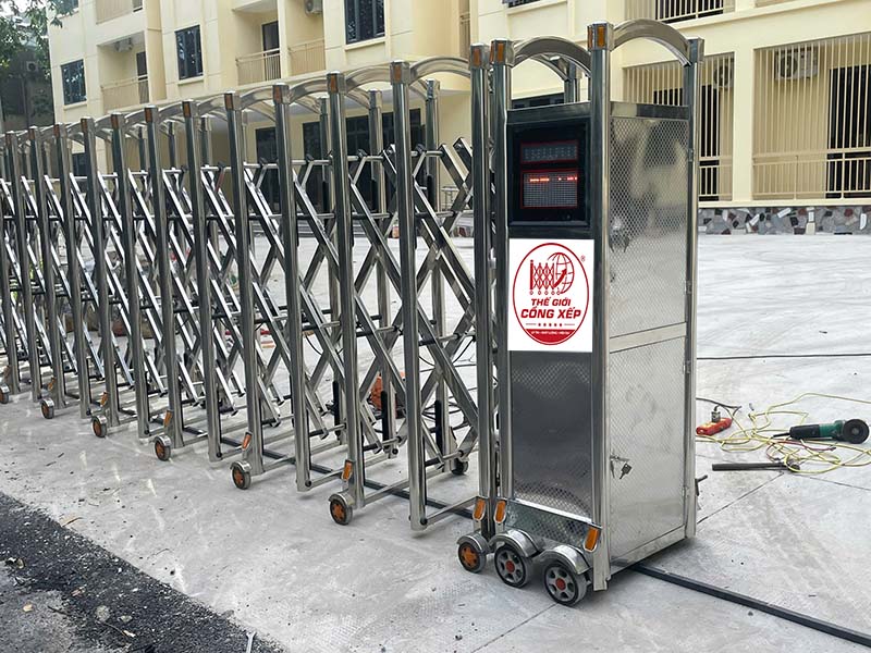 Dự án lắp đặt cổng xếp và barie cần tự động