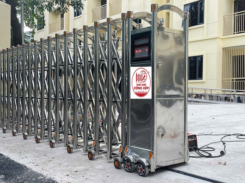 Dự án lắp đặt cổng xếp và barie cần tự động