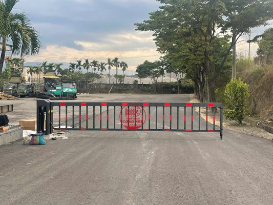 Lắp đặt bàn giao barrie trụ đôi hàng rào dài 7,5m tại Đà Nẵng