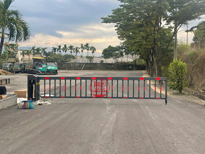 Lắp đặt bàn giao barrie trụ đôi hàng rào dài 7,5m tại Đà Nẵng