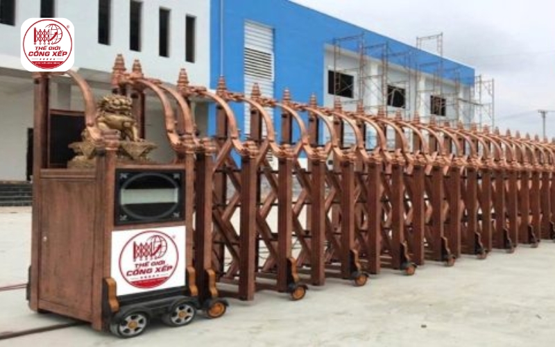mẫu cổng xếp hợp kim nhôm 
