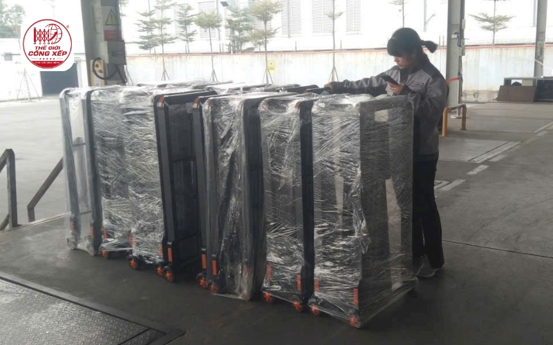 mẫu cổng xếp hợp kim nhôm 