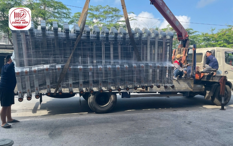mẫu cổng xếp hợp kim nhôm 
