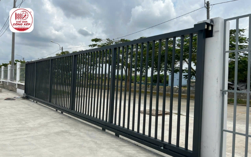 phân biệt cổng trượt tự động