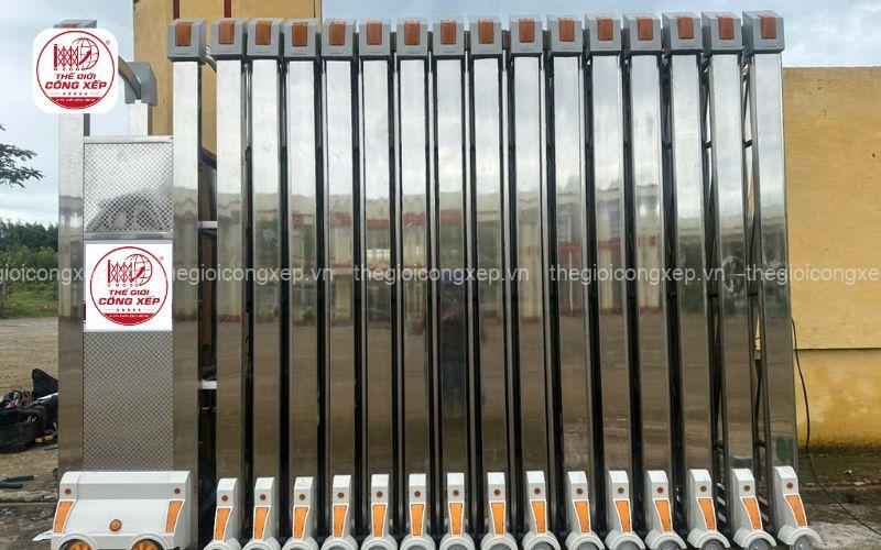 Cổng xếp inox