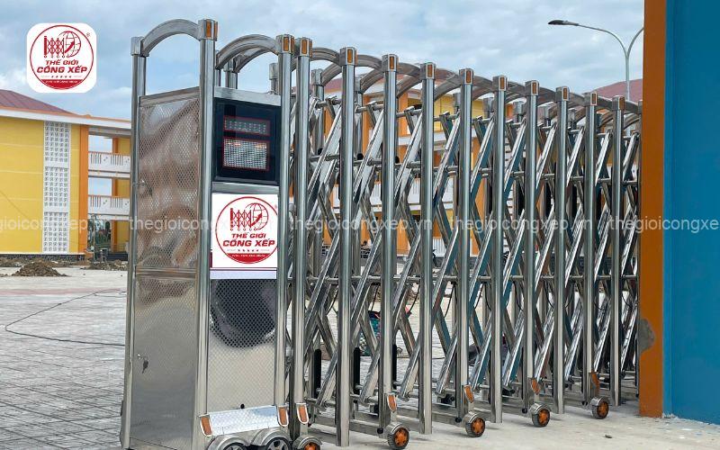 Cổng xếp inox