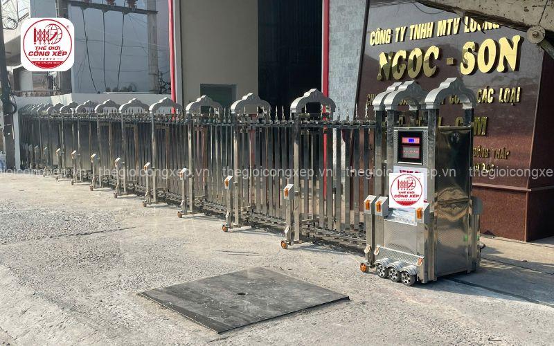 Cổng xếp inox