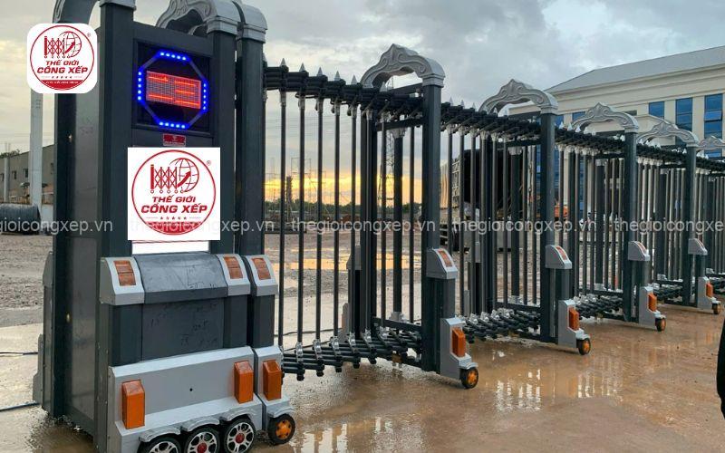 Cổng xếp nhôm nhập khẩu