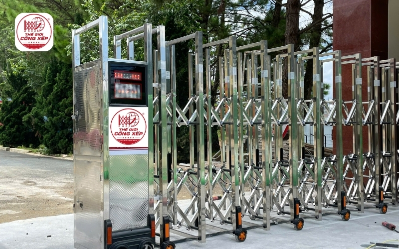 Cửa cổng xếp