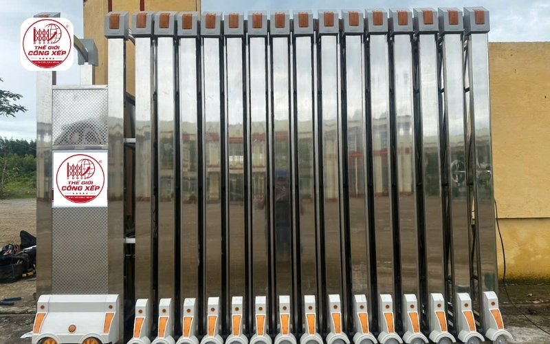 Cửa cổng xếp