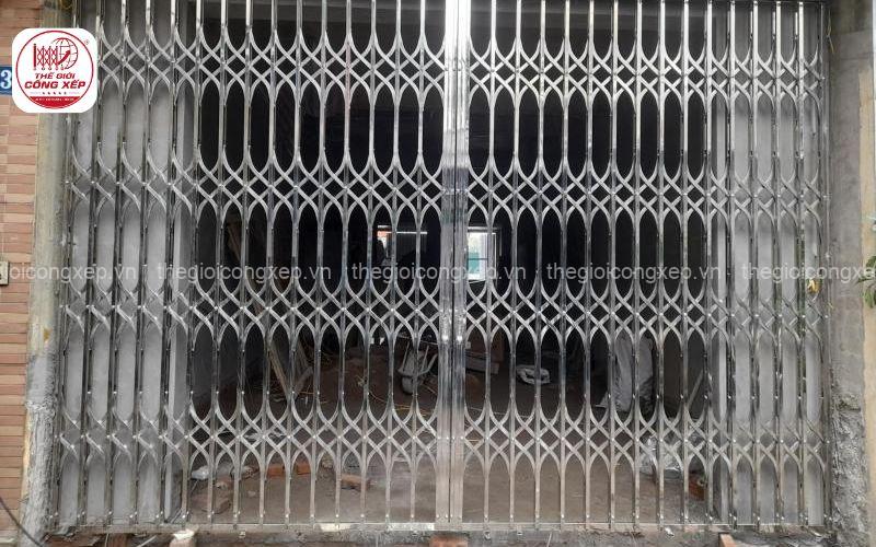 Cửa xếp inox