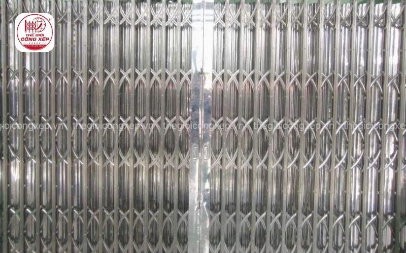 Cửa xếp inox