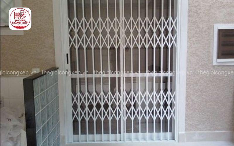 Cửa xếp inox