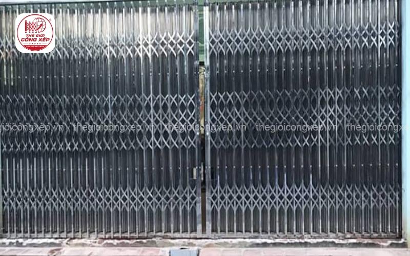 Cửa xếp inox kéo tay và tự động 