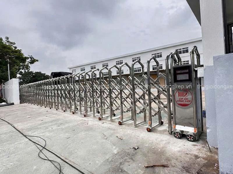 Top 7 đơn vị cung cấp và lắp đặt cổng xếp uy tín Việt Nam