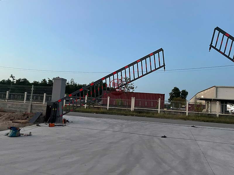 Dự án lắp đặt 2 bộ barie trụ chắp đôi dài 7,5m tại Huế