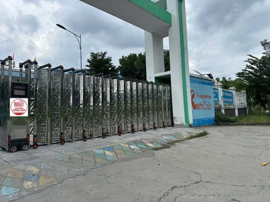 Dự án lắp đặt cổng xếp inox 304 V03 tại TP.HCM
