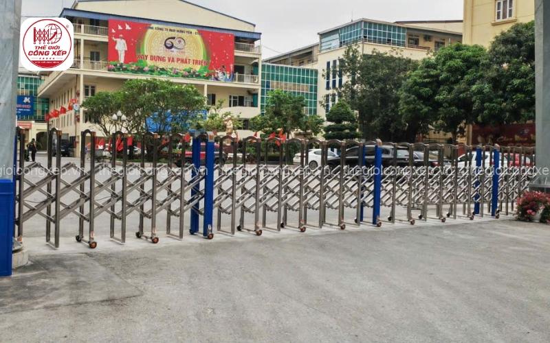 cấu tạo cổng xếp inox